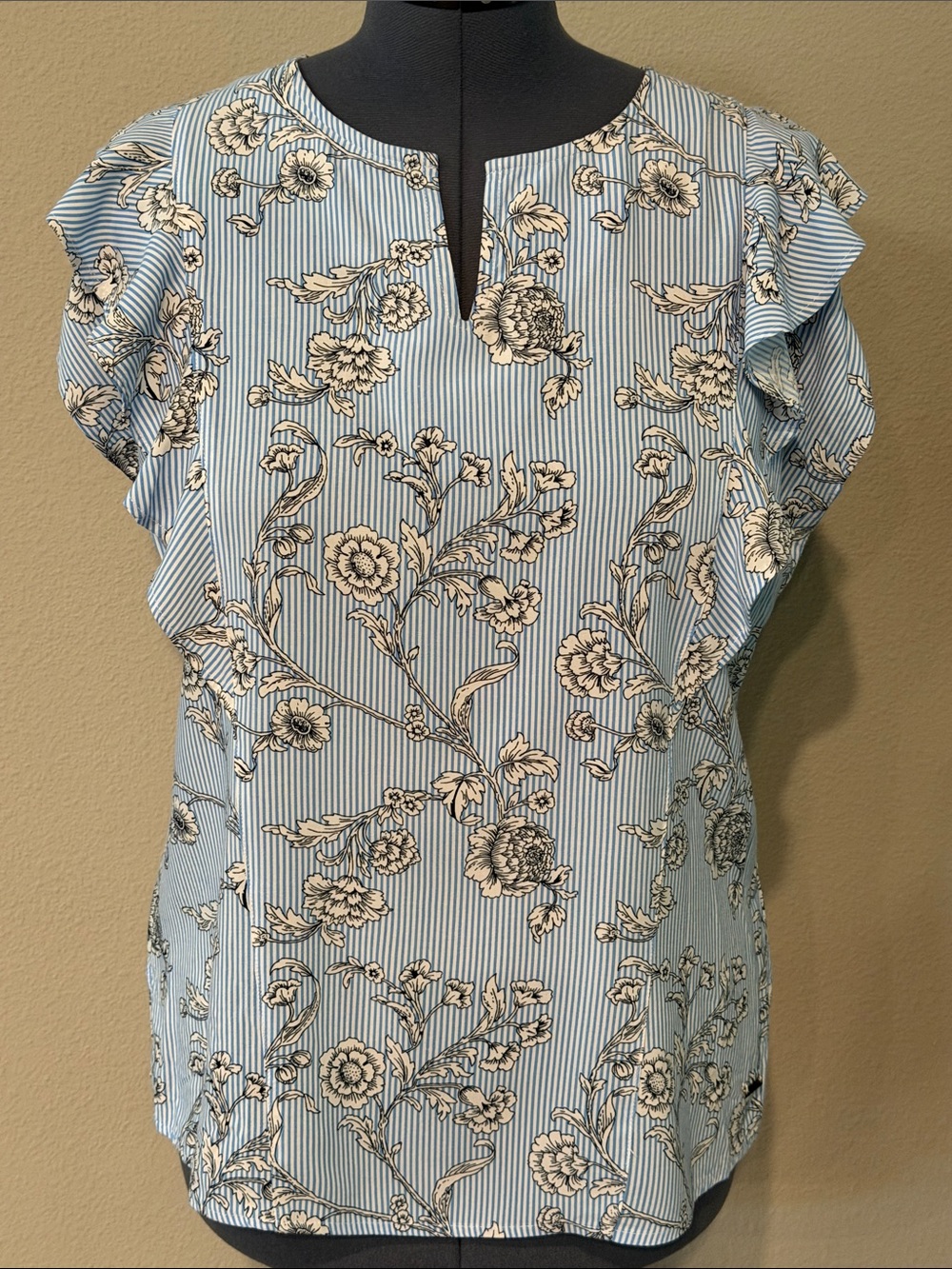 Silver Jeans Blue and Cream Floral Stripe Ruffle Sleeve Top